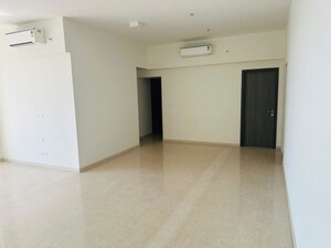 Room in 4 BHK Apartment at Piramal Mahalaxmi, Mahalaxmi – for Rent