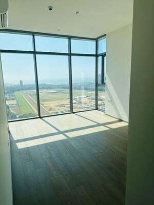 Room in 4 BHK Apartment at Piramal Mahalaxmi, Mahalaxmi – for Rent