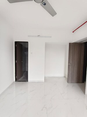 1 BHK Apartment For Rent in Squarefeet Imperial Square, Ghodbunder Road