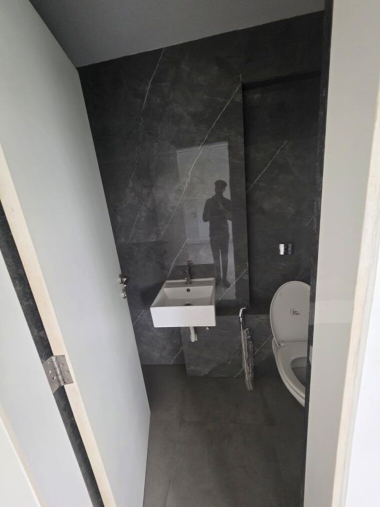 Bathroom, ld-viceroy 2 Bedroom 952 Sq.Ft. Apartment In Chembur Mumbai 10447602