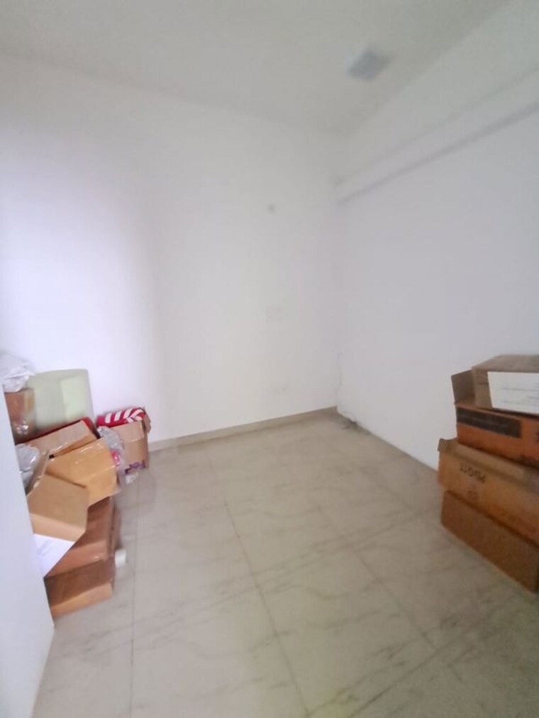 Living Room, sector 63 Commercial Office Space 1600 Sq.Ft. In Sector 63 Noida 10447579
