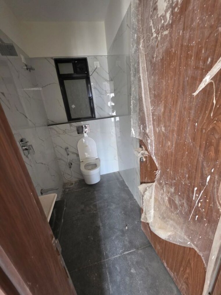 Bathroom, gurukripa-building 1 Bedroom 461 Sq.Ft. Apartment In Chembur Mumbai 10447629