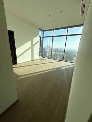 Room in 4 BHK Apartment at Piramal Mahalaxmi, Mahalaxmi – for Rent