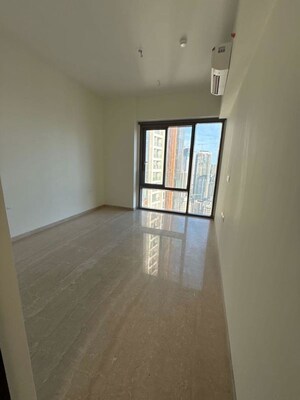 Room in 4 BHK Apartment at Piramal Mahalaxmi, Mahalaxmi – for Rent