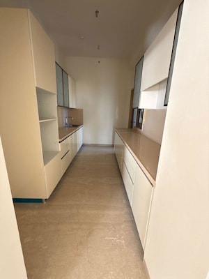 Building Lobby in 4 BHK Apartment at Piramal Mahalaxmi, Mahalaxmi – for Rent