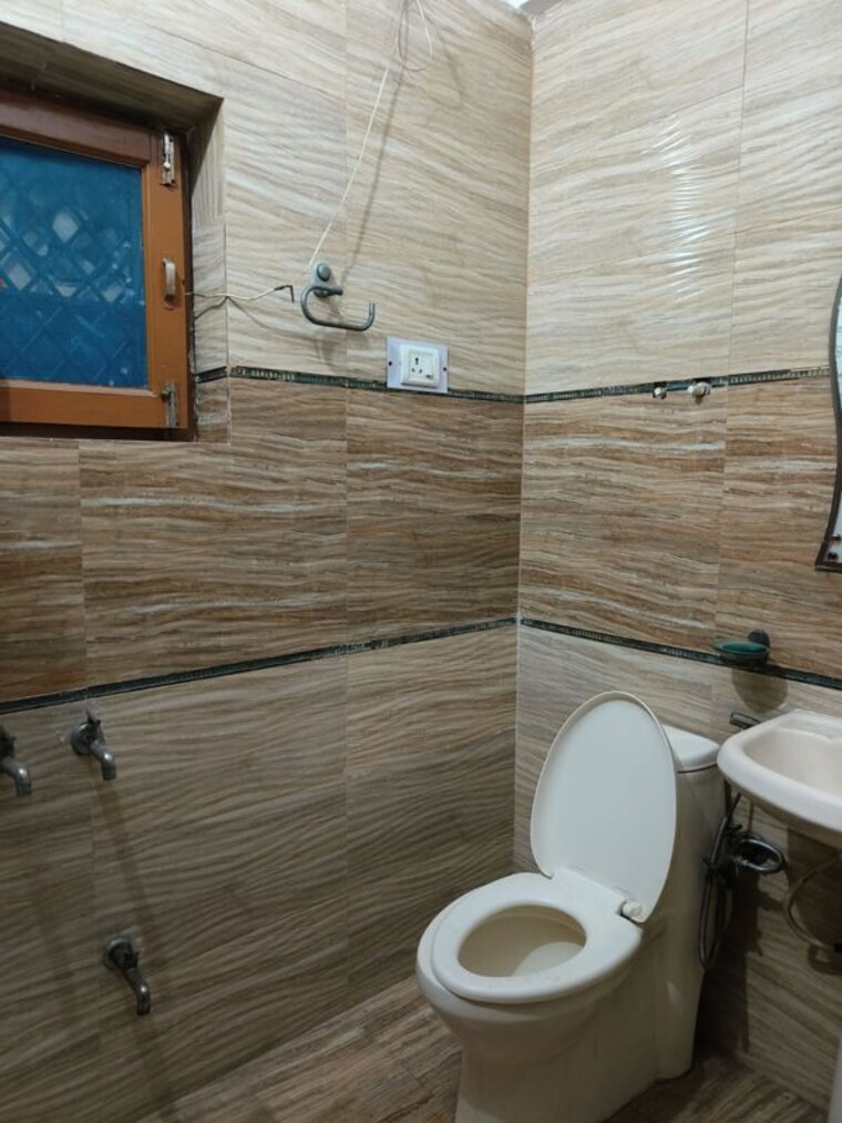 Bathroom, sector 19 2 Bedroom 1050 Sq.Ft. Independent House In Sector 19 Noida 10447670