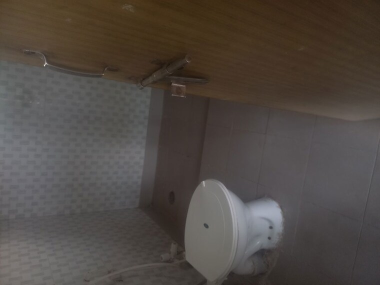 Bathroom, sector 12 1 Bedroom 750 Sq.Ft. Independent House In Sector 12 Noida 10447714