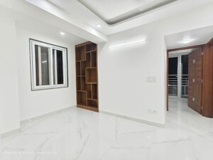 Room in 2 BHK Apartment at Saket – for Rent