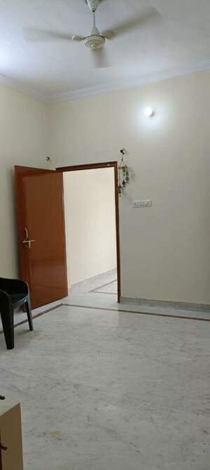 Room in 2 BHK Independent House at Viram Khand – for Rent