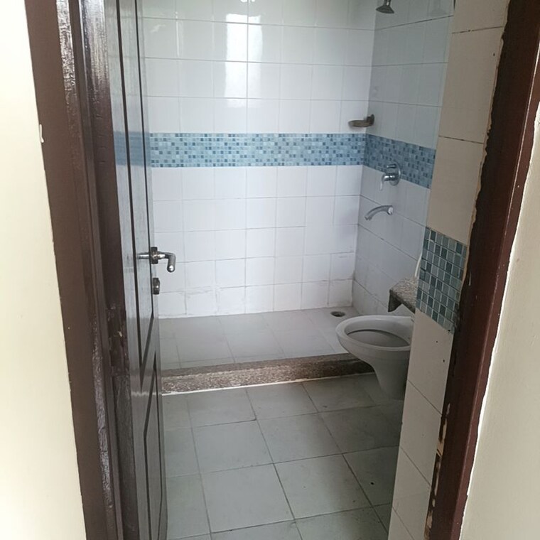 Bathroom, jmd-gardens 4 Bedroom 2315 Sq.Ft. Apartment In Sector 33 Gurgaon 10447724