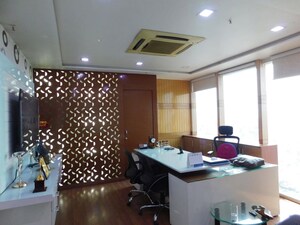  Office Space For Rent in Wave Silver Tower, Sector 18