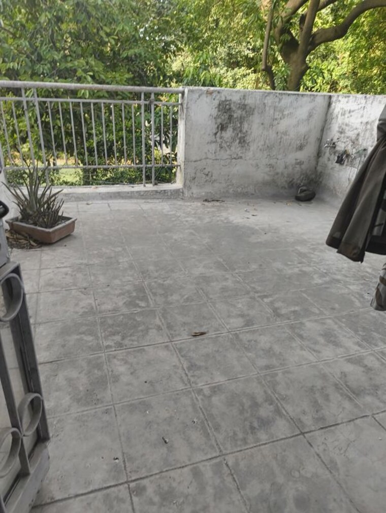  Parking, jawahar nagar 3.5 Bedroom 1550 Sq.Ft. Apartment In Jawahar Nagar Delhi 10447707