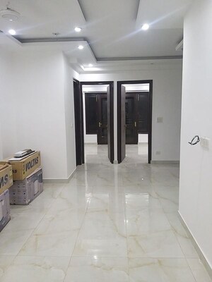 Room in 3 BHK Builder Floor at Vasant Kunj – for Rent