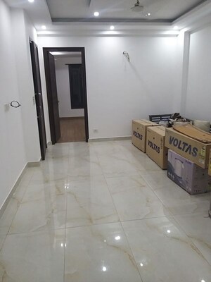 Room in 3 BHK Builder Floor at Vasant Kunj – for Rent