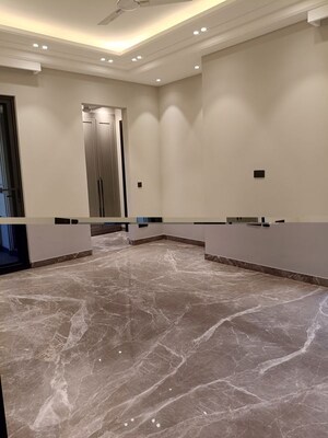 Room in 4 BHK Builder Floor at New Friends Colony – for Sale