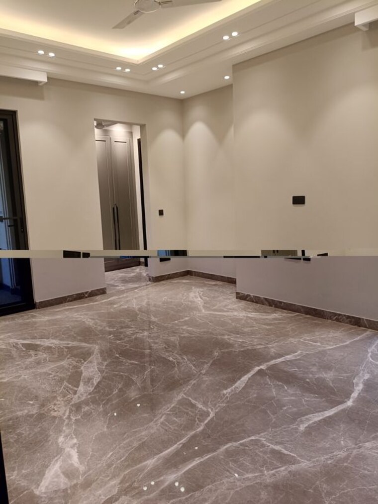 Room, new friends colony 4 Bedroom 550 Sq.Yd. Builder Floor In New Friends Colony Delhi 10447764