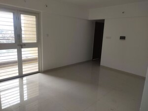 Room in 2 BHK Apartment at Kohinoor Zen Estate, Kharadi – for Rent