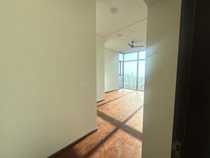 Room in 3 BHK Apartment at Piramal Mahalaxmi, Mahalaxmi – for Rent