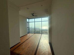 Room in 3 BHK Apartment at Piramal Mahalaxmi, Mahalaxmi – for Rent