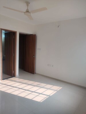 Room in 3 BHK Apartment at Kohinoor Zen Estate, Kharadi – for Rent