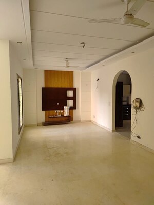 Building Lobby in 3 BHK Builder Floor at Ireo Savannah, Sohna Sector 35 – for Sale