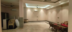 Room in 4 BHK Builder Floor at Saket – for Rent
