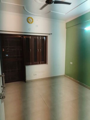 Room in 3 BHK Independent House at Mohit Nagar – for Rent