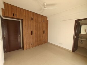 Room in 3 BHK Apartment at Spaze Privy AT4, Sector 84 – for Rent