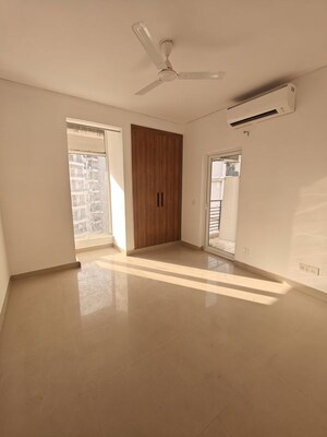 Room in 3 BHK Apartment at Spaze Privy AT4, Sector 84 – for Rent