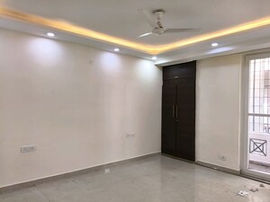 Room in 3 BHK Builder Floor at Ardee City, Sector 52 – for Rent