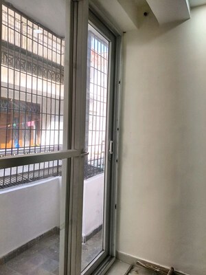 Balcony in 3 BHK Builder Floor at Ardee City, Sector 52 – for Rent