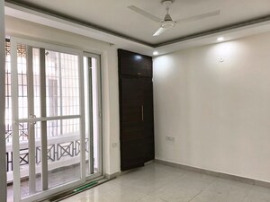 Room in 3 BHK Builder Floor at Ardee City, Sector 52 – for Rent