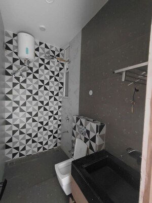 Team Area in 2 BHK Builder Floor at Laxman Chowk – for Rent