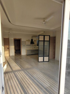 2 BHK Builder Floor For Rent in Laxman Chowk