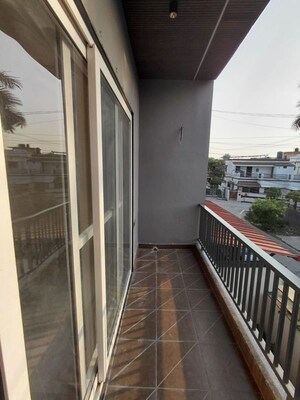 Balcony in 2 BHK Builder Floor at Laxman Chowk – for Rent