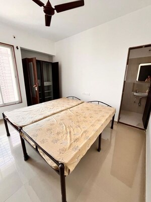 2 BHK Apartment For Rent in Puranik Hometown, Ghodbunder Road