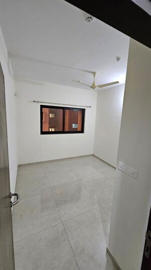 Room in 3 BHK Apartment at Duville Riverdale Residences, Kharadi – for Rent