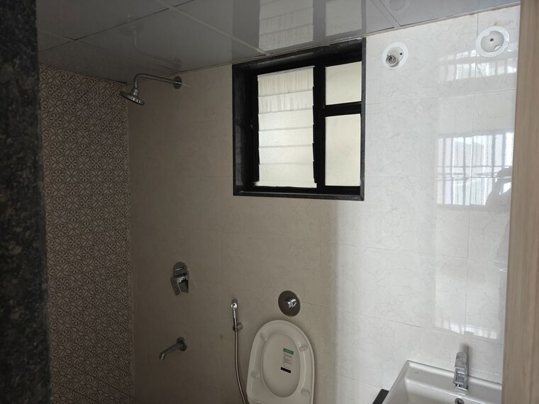 Bathroom, kohinoor-viva-city 2 Bedroom 860 Sq.Ft. Apartment In Dhanori Pune 10448013