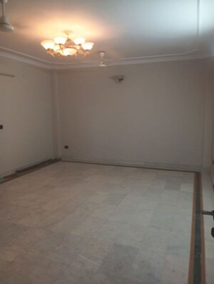 Room in 4 BHK Independent House at Garhi – for Sale