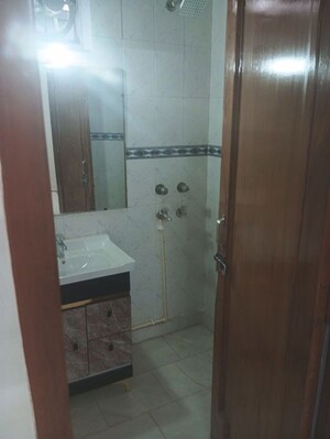 Bathroom in 4 BHK Independent House at Garhi – for Sale