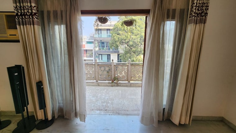 Room, kalkaji 3 Bedroom 1000 Sq.Ft. Builder Floor In Kalkaji Delhi 10448042