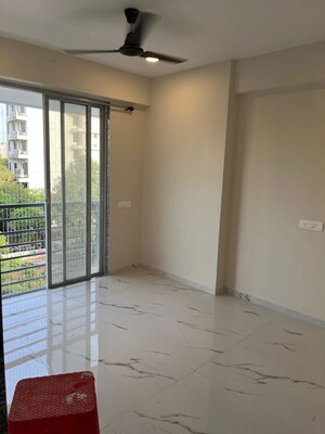 Room in 2 BHK Apartment at Ghatkopar East – for Rent