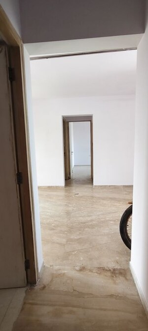 Room in 2.5 BHK Apartment at Puranik Rumah Bali, Ghodbunder Road – for Rent