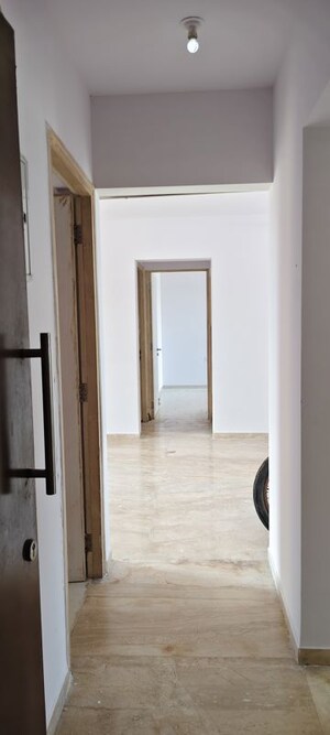 Room in 2.5 BHK Apartment at Puranik Rumah Bali, Ghodbunder Road – for Rent