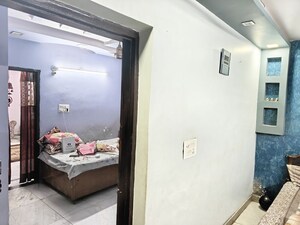 Furnished Amenities in 3 BHK Builder Floor at Mahendru Enclave – for Sale