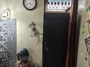 Furnished Amenities in 3 BHK Builder Floor at Mahendru Enclave – for Sale