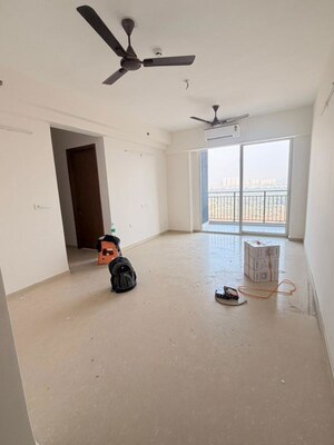 Room in 3 BHK Apartment at Godrej Woods, Sector 43 – for Sale