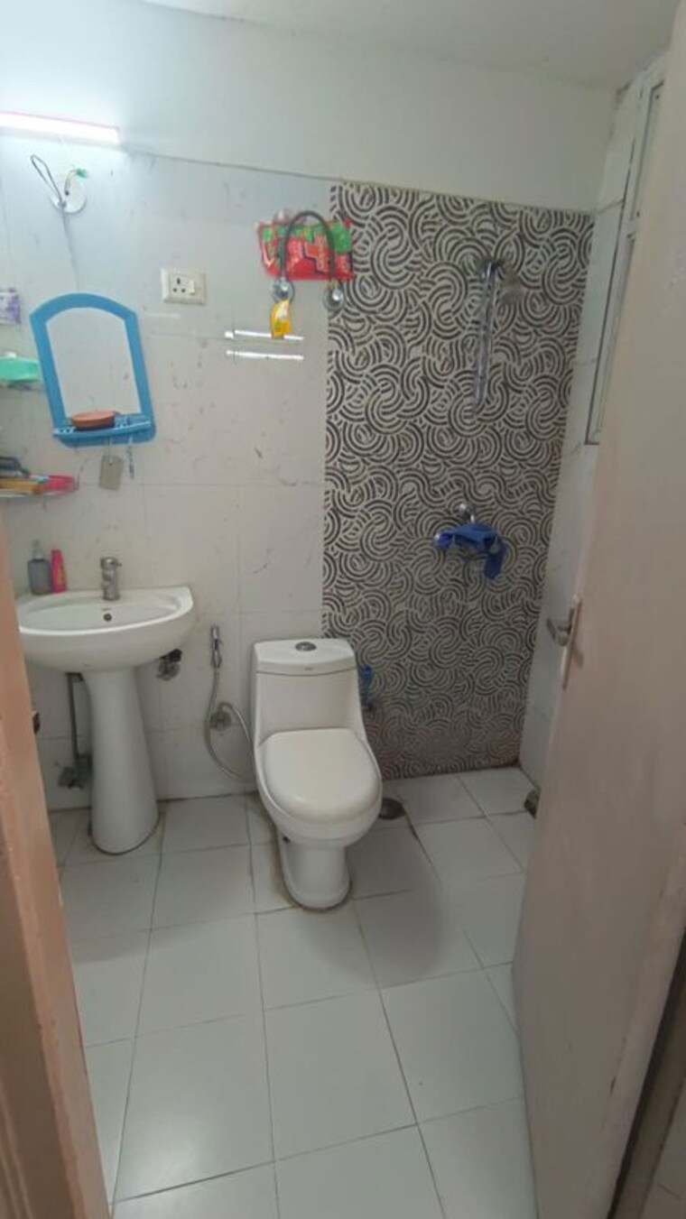Bathroom, nirala-estate-ii 3 Bedroom 1385 Sq.Ft. Apartment In Tech Zone 4 Greater Noida Greater Noida 10448119