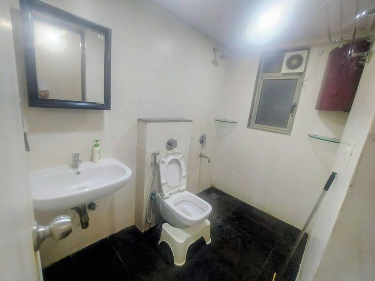 Bathroom, lodha-palava-exotica 2 Bedroom 969 Sq.Ft. Apartment In Dombivli East Thane 10448156