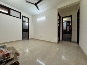 Room in 2 BHK Apartment at Chattarpur – for Rent